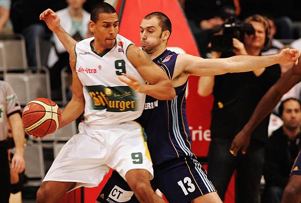 他仅在地方 他仅在地方