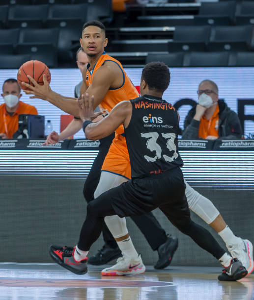 前所未有的 前所未有的