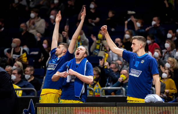 亚历山大 亚历山大