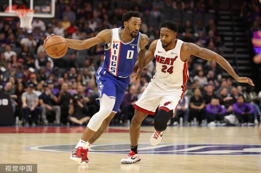 展现出强硬 展现出强硬