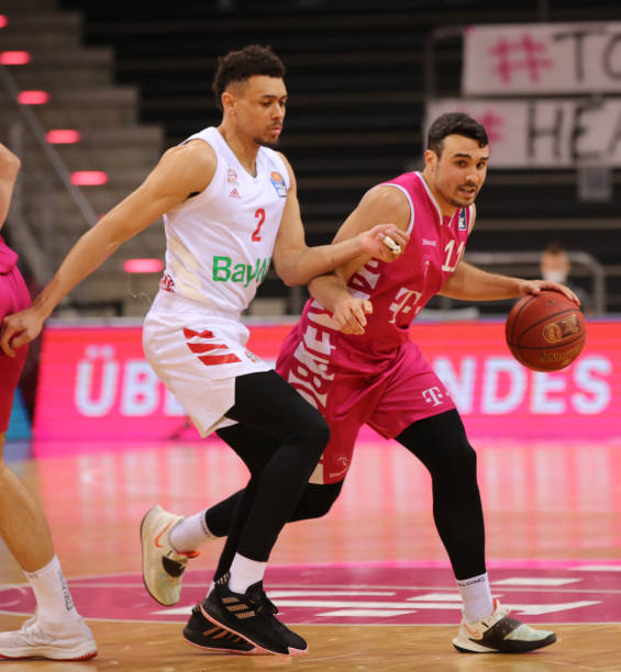 克里斯蒂亚 克里斯蒂亚